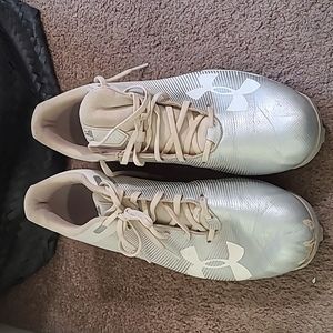 Under Armour baseball molded cleats
